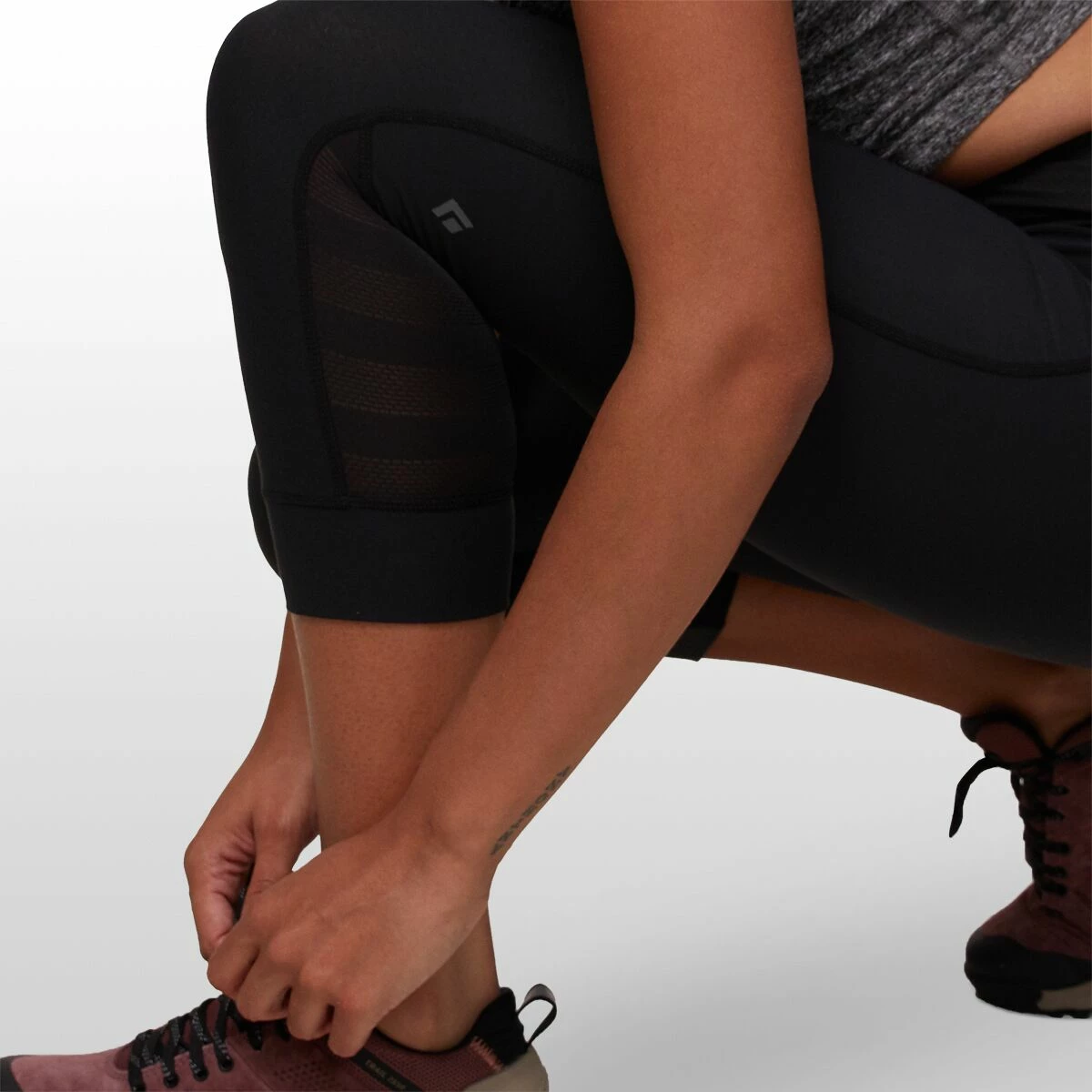 Black Diamond Levitation Capri Pant Women's 6 Black Diamond Levitation Capri Pant Women's - Image 4